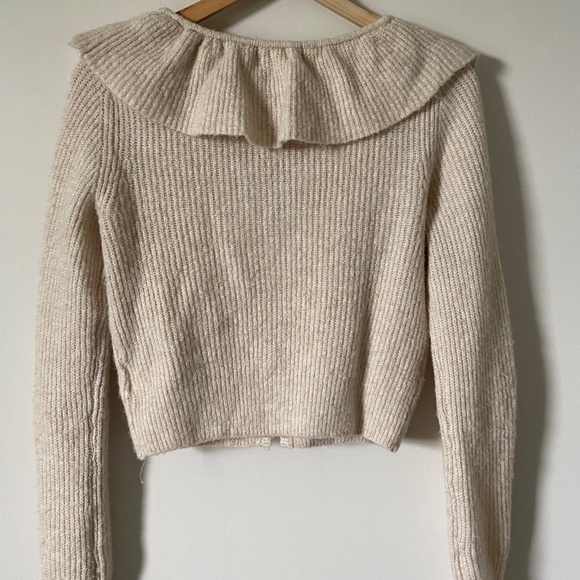 Flounce-collared Cardigan - Picture 2 of 5